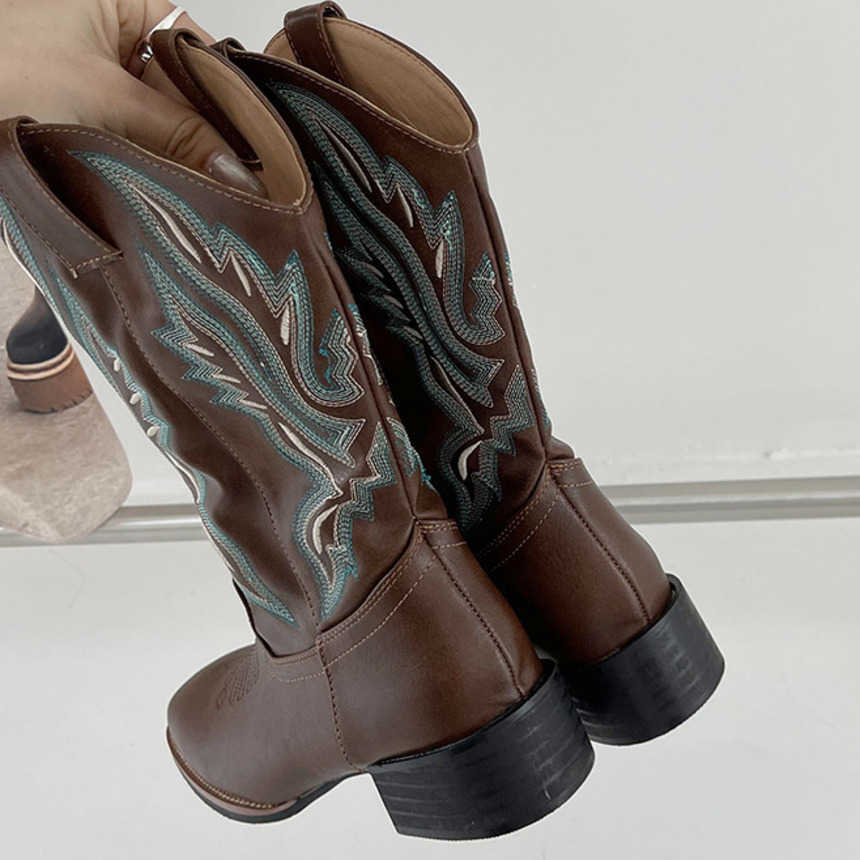 Fashion Boots Thick Heel Versatile Western Cowboy Boots V-mouth Embroidery Sleeve Boots Middle Tube Square Head Martin Boots 241008