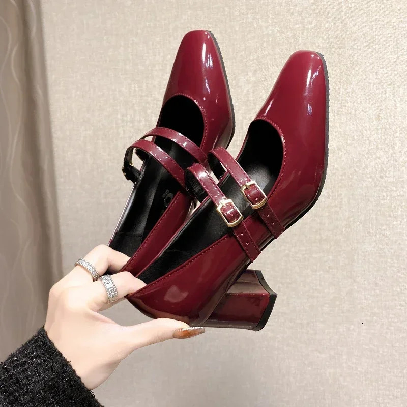 Red Patent Leather Mary Jens Shoes Summer Fashion Square Shoes Womens Pump Comfortable Short and Fat High Heels Womens Single Shoes 241019