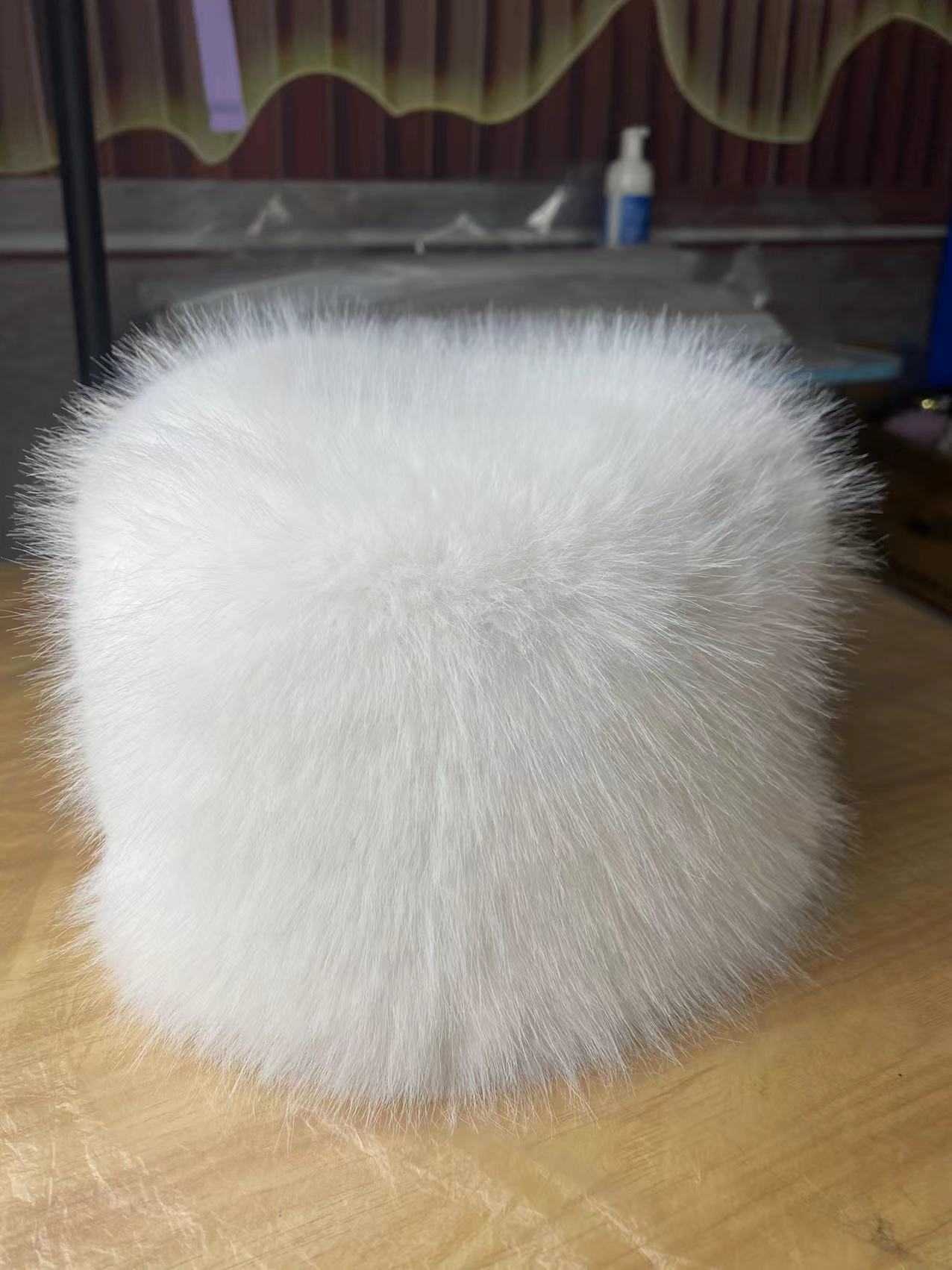 2024 Brand Womens Natural True Fox Fur Hat Winter True Fox Fur Bean Hat Handmade Warm and Soft Knitted True Fox Fur Skull Hat W240822