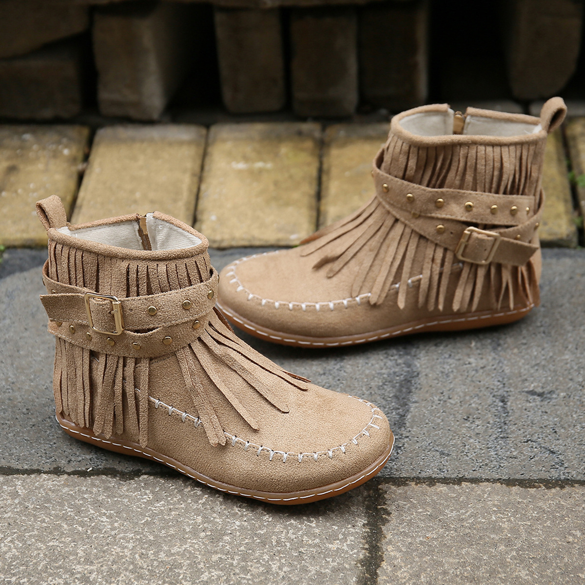 2024 free shipping new designer boots for women western cowboy boots thick heel polished punk style motorcycle zipper Riveted flat bottomed fringed bo