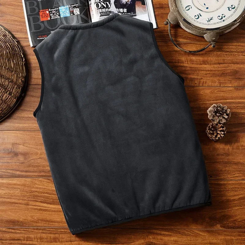 Casual Sleeveless Jacket Autumn Winter Men Warm Fleece Mens Vest Velvet Thick Gilet Clothing 5XL 241021