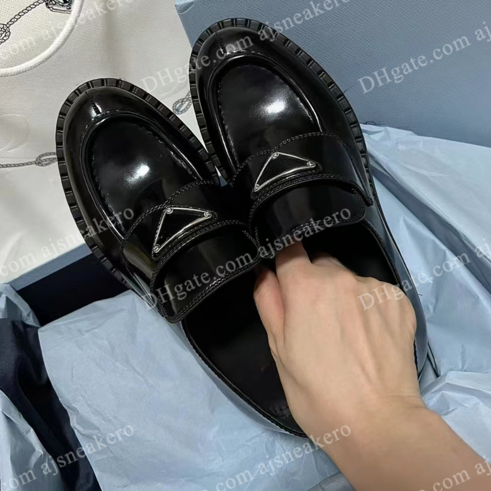 Designer Comfort Monolith shoes Brushed Leather Women Loafers Casual Shoes Patent Oxford Chunky Sneakers Luxury Woman Classic Matte outdoor Trainers