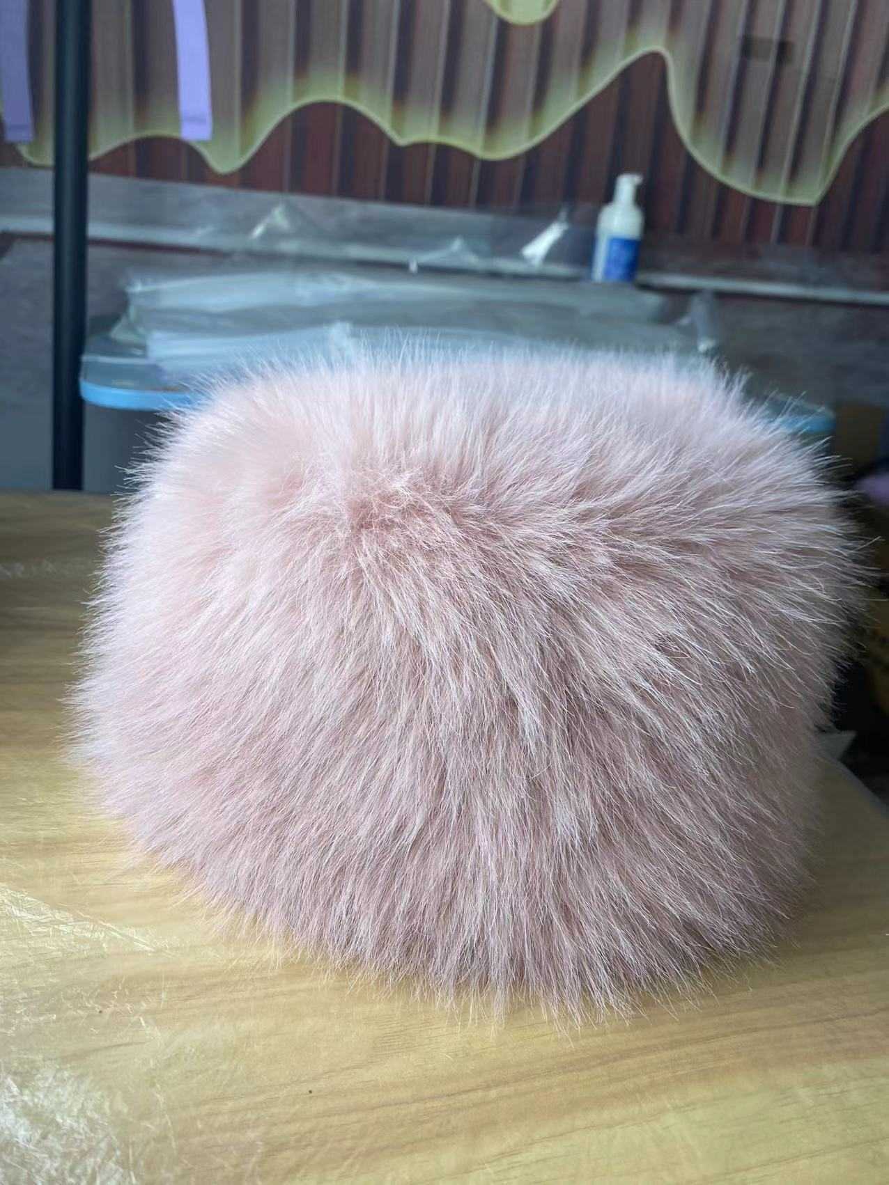 2024 Brand Womens Natural True Fox Fur Hat Winter True Fox Fur Bean Hat Handmade Warm and Soft Knitted True Fox Fur Skull Hat W240822