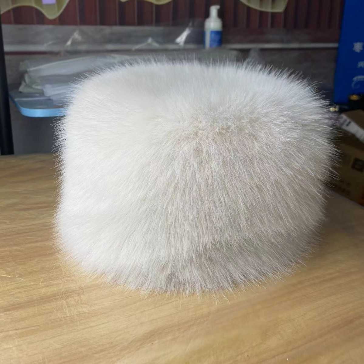 2024 Brand Womens Natural True Fox Fur Hat Winter True Fox Fur Bean Hat Handmade Warm and Soft Knitted True Fox Fur Skull Hat W240822