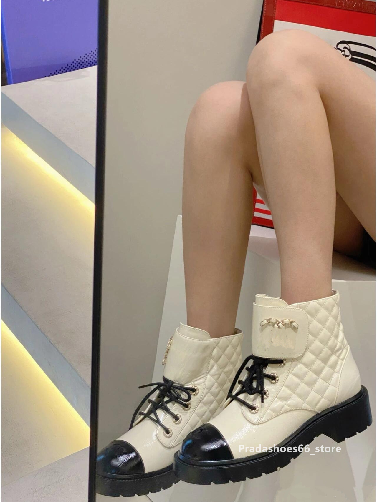 2024 Thick Bottom English Style Chelsea MartinBoots Rain Boots ff Shoes rubber Shoes Women Mid Length Short combat Boots fen ccBoots S25519