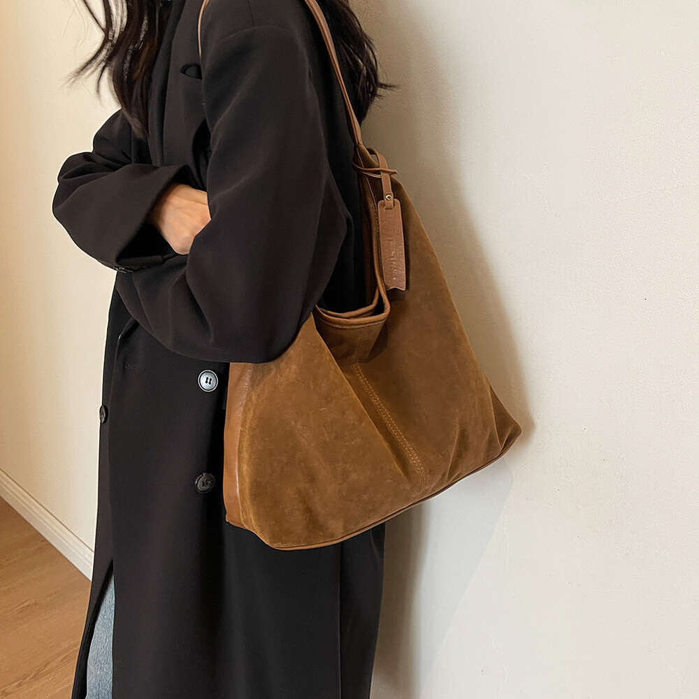 Women Shoulder Magnetic Closure Hobo Suede Slouchy Tote Bag Large Capacity Purse Retro Handbag for Work Travel