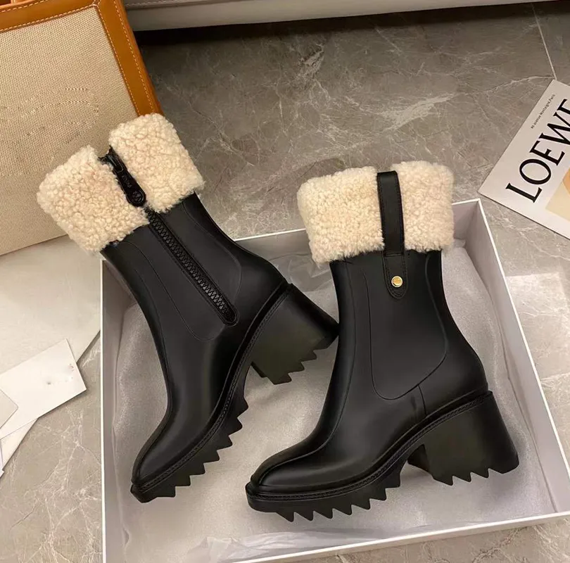 Women Betty PVC Boots Beeled Fur High heels boot Knee-high tall Rain Boot Waterproof Welly Rubber Soles Platform Outdoor Rains hoes Designer shoes 35-
