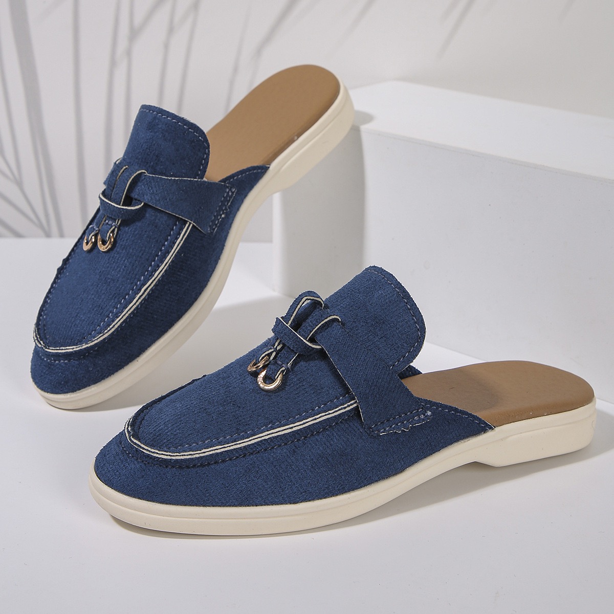 Casual New Flat Bottom Lock Tassel Loafers Fashion Women Single Brand Metal Buckle Slipper Mules Comfortable Slip on Shoes 61a6