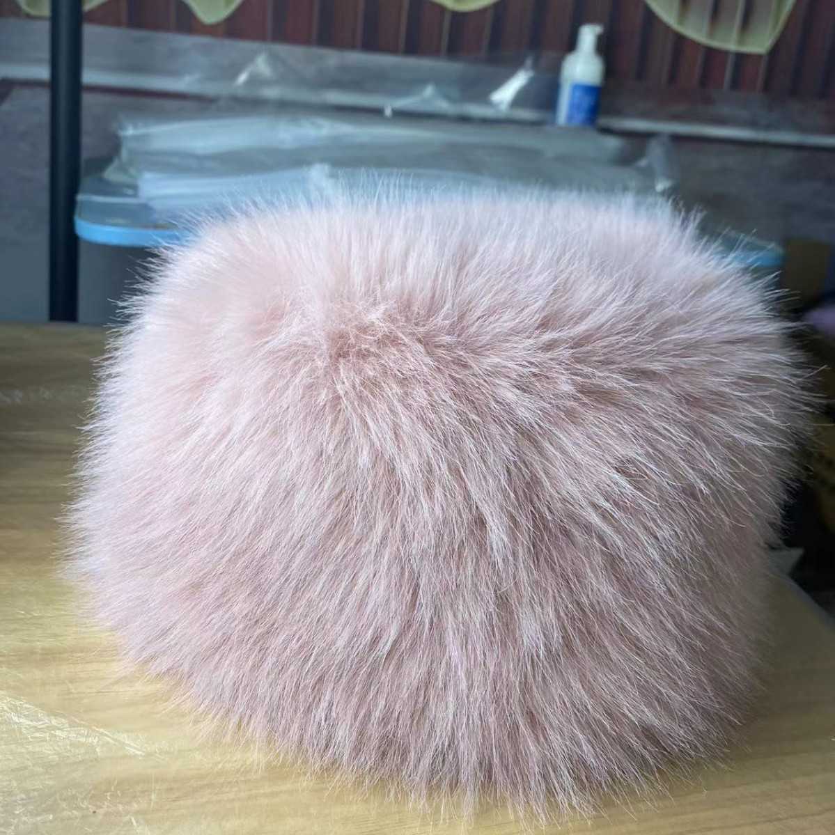 2024 Brand Womens Natural True Fox Fur Hat Winter True Fox Fur Bean Hat Handmade Warm and Soft Knitted True Fox Fur Skull Hat W240822