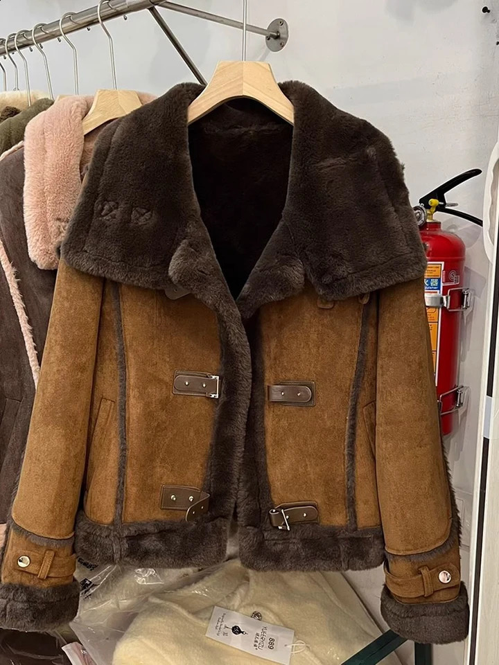 Winter sheepskin coat synthetic fur suede leather womens warm sheepskin coat zipper motorcycle long sleeved short sleeved casual coat 241007CJ