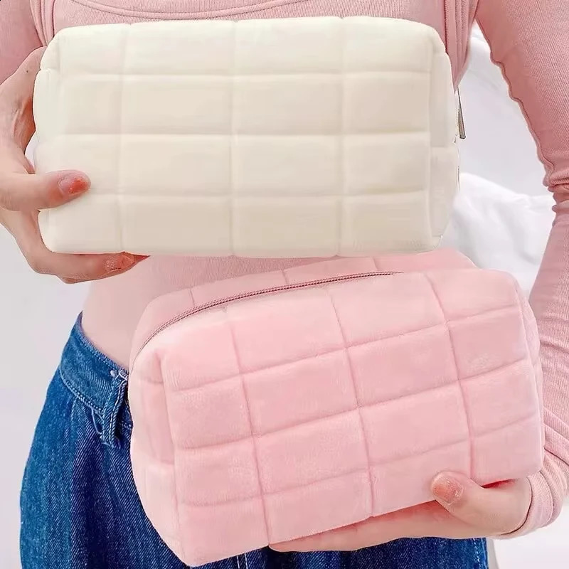 Solid Fur Cosmetic Storage Bag Large Women Zipper Makeup Organizer Handbag Stationery Pencil Case Travel Make Up Toiletry Punch 241017