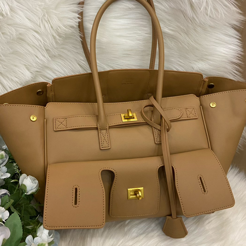 Black Bag Large Capacity Travel Luggage Bag High Quality Square Buckle Design Shoulder Luxury Handbag Shopper Women Bag