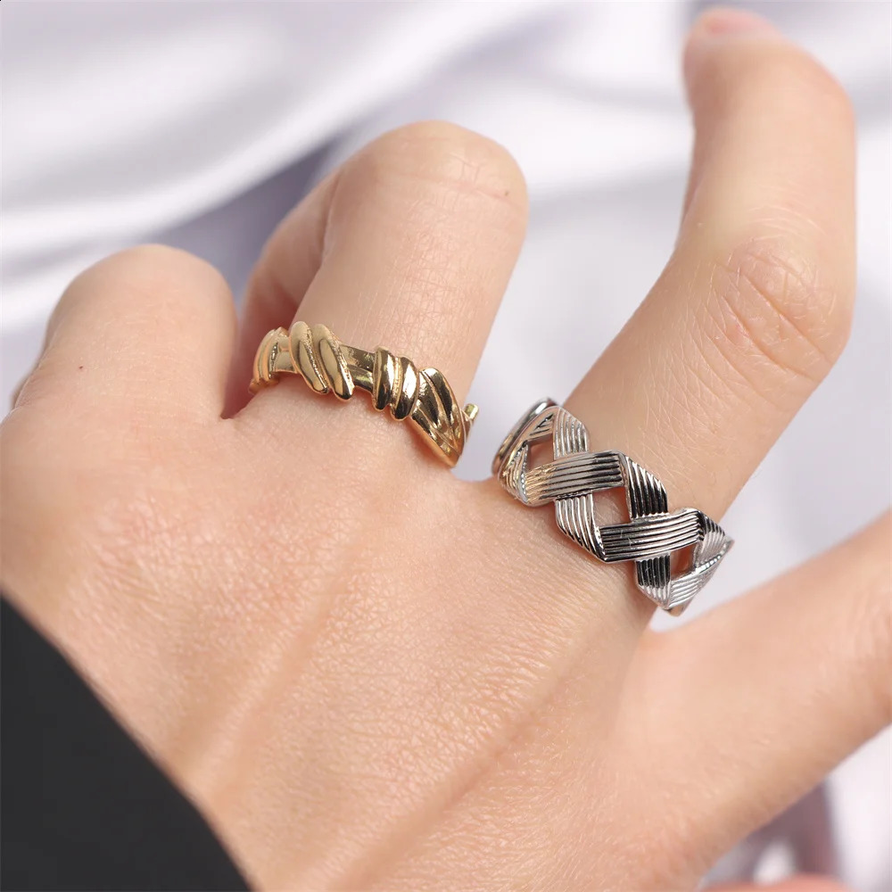 Wholesale 30 pieces/batch retro simple hydraulic stainless steel open ring womens fashionable geometric finger jewelry gift 241021