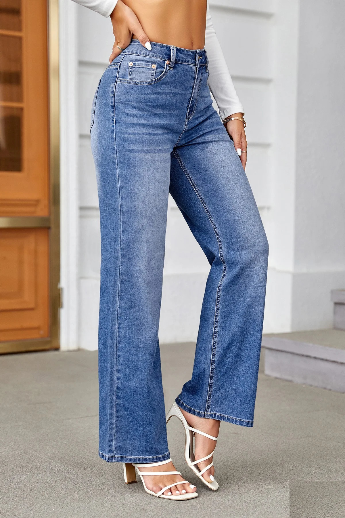 Womens high waisted pocket jeans are comfortable fashionable and casual with straight wide legs. Trousers mom jeans are autumn pants 241021