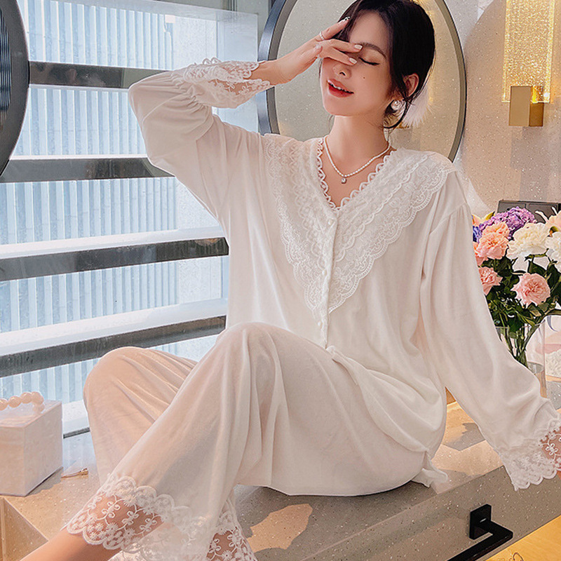 2025 fashion New designer women s thin long sleeved lace print suitable for spring and autumn sweet beauty style home wear Pamas