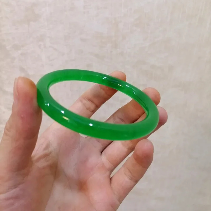 Natural jade green hand carved round jade bracelet fashionable boutique jewelry mens and womens all green jade bracelets 241021