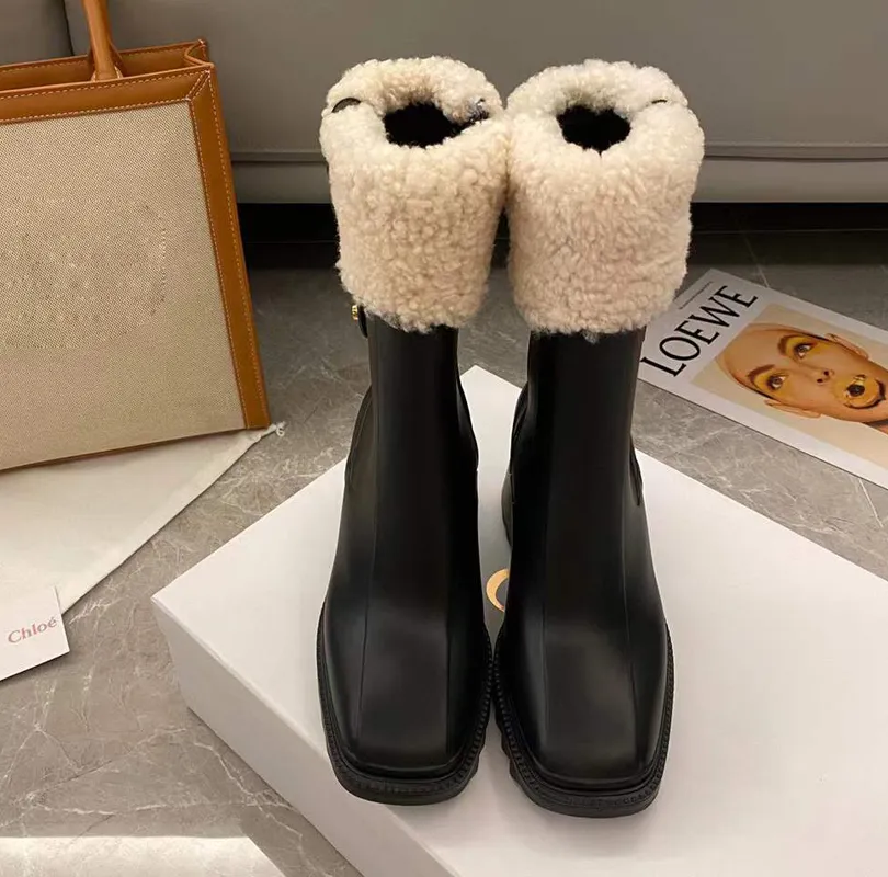 Boots Women Betty PVC Beeled Fur High heels Designer boot Knee-high tall Rain Boot Waterproof Welly Rubber Soles Platform Outdoor Rains hoes shoes Q241105