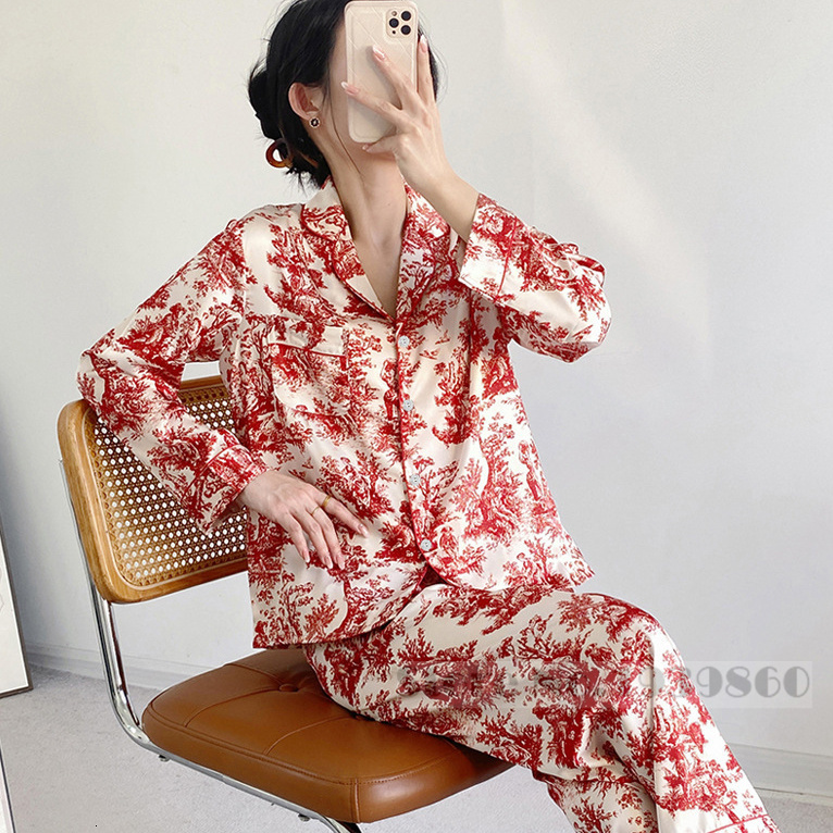 2025 New designer women s Pamas set trend casual wear red printed long sleeved pants set pajamas loose satin PCS shirt and pants home wear