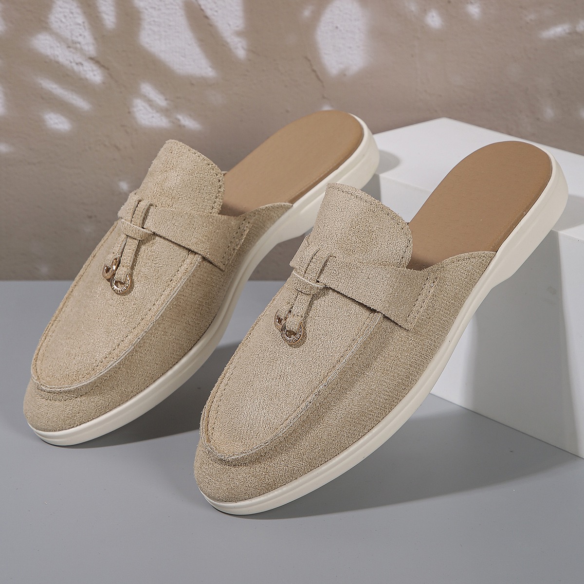 Casual New Flat Bottom Lock Tassel Loafers Fashion Women Single Brand Metal Buckle Slipper Mules Comfortable Slip on Shoes 61a6