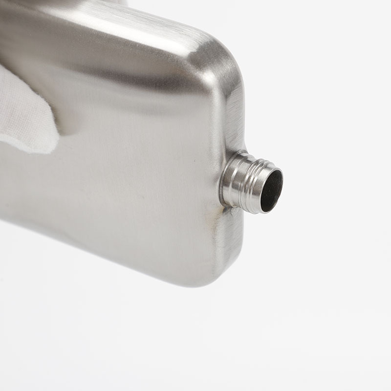 Outdoor 6 oz square flask portable carry-on stainless steel Russian tipple manufacturer wholesale