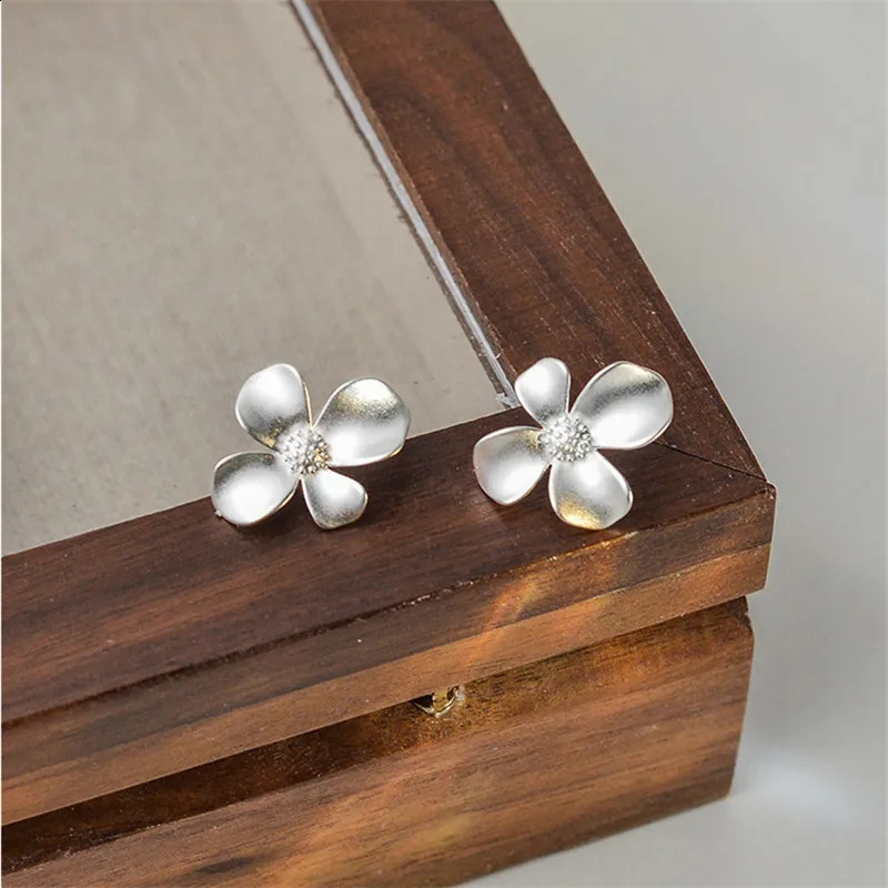 MOVESKI Korean INS Minimalist Flower Stud Earrings 925 Sterling Silver Women Small Fresh Spring Travel Jewelry Gift 241226
