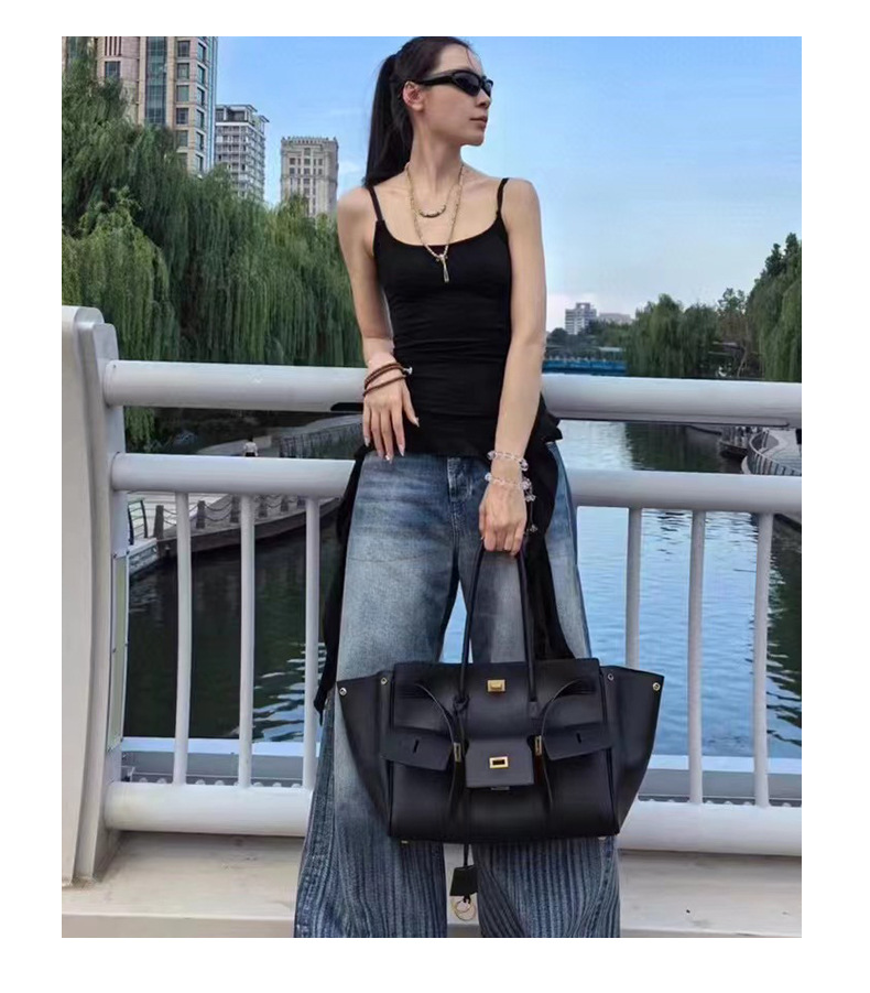 Black Bag Large Capacity Travel Luggage Bag High Quality Square Buckle Design Shoulder Luxury Handbag Shopper Women Bag