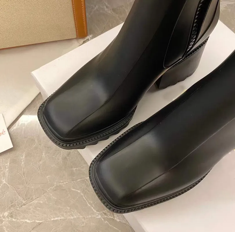 Women Betty PVC Boots Beeled Fur High heels boot Knee-high tall Rain Boot Waterproof Welly Rubber Soles Platform Outdoor Rains hoes Designer shoes 35-
