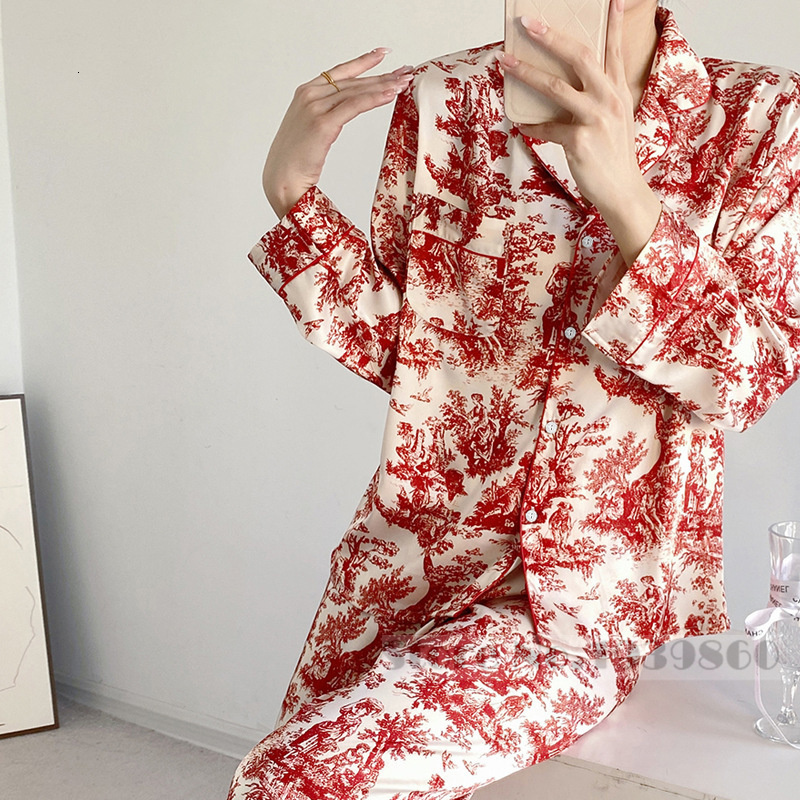 2025 New designer women s Pamas set trend casual wear red printed long sleeved pants set pajamas loose satin PCS shirt and pants home wear