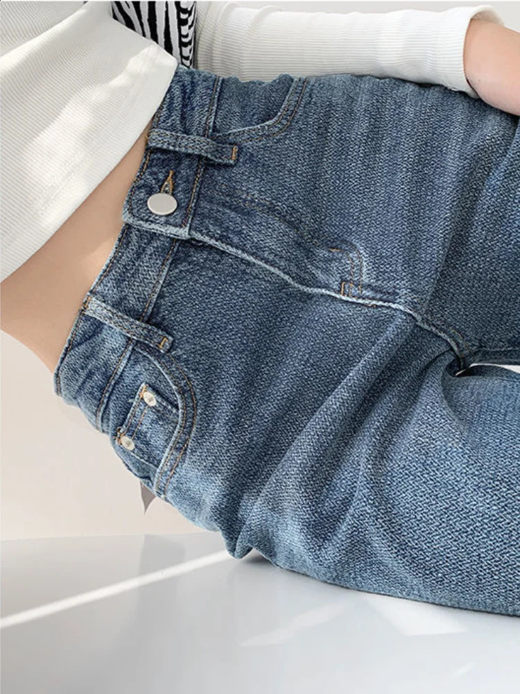 European womens jeans and American loose high waisted slim fit straight blue automatic pocket pants 241021