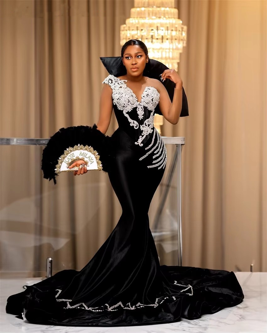 Gorgeous Black Veet Mermaid Evening Dress Beading Crystals 2025 Sheer Neck Long Prom Party Gowns Vestido De Noiva