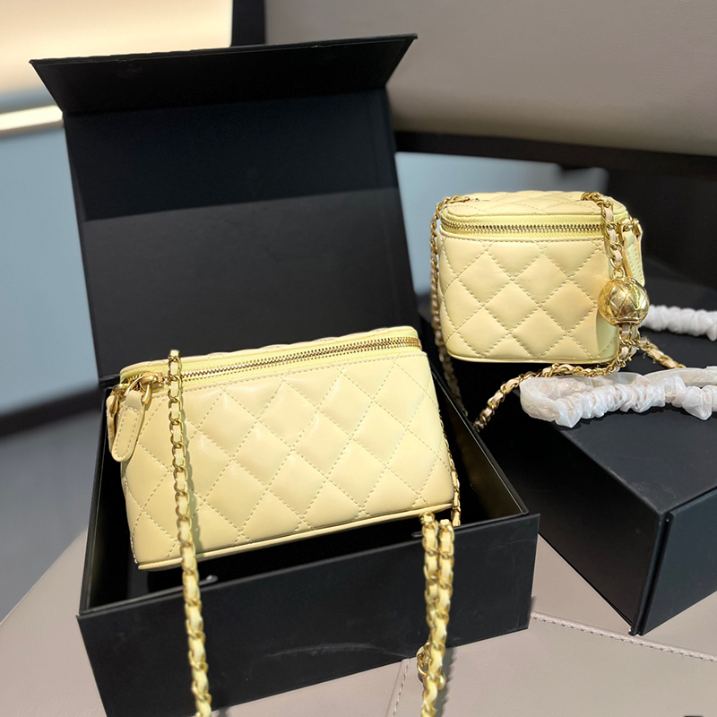 p Gold Ball Box Makeup Bag Stylish Womens Shoulder Bag Leather Diamond Gold Hardware Metallic Clasp Luxury Handbag Matelasse Chain Crossbody Bag Card Bags cm