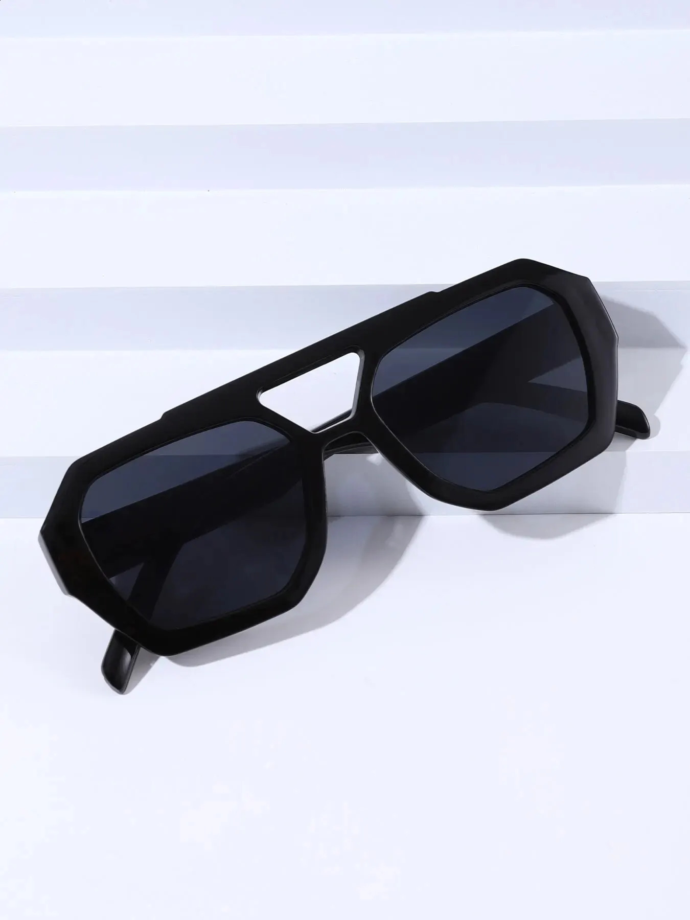 Cross Border European and American Double Beam Irregular Sunglasses 2023 Retro Personalized on the Intern 241021