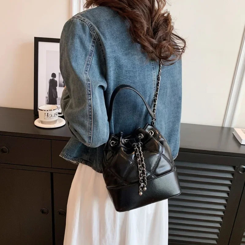 Rhombus Chain Large Capacity Bucket Xiaoxiangfeng Womens Shoulder Bag 241022 d88d 4