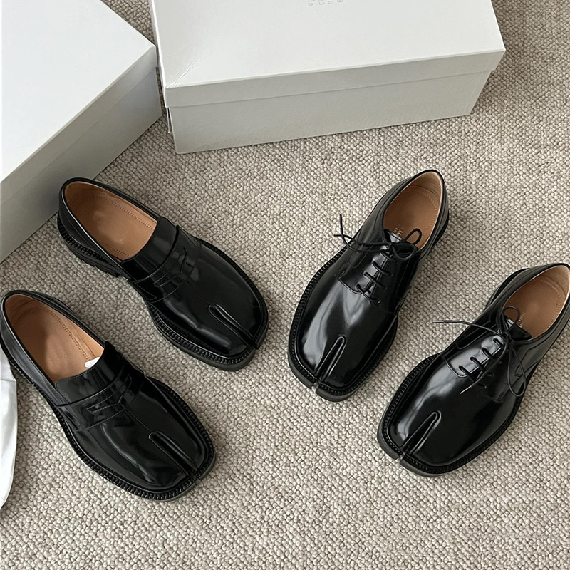 Split Toe Flats Slip-On Casual Women Fashion Mary Janes Tabi Pig Hoof Shoes Woman Loafers chaussure femme