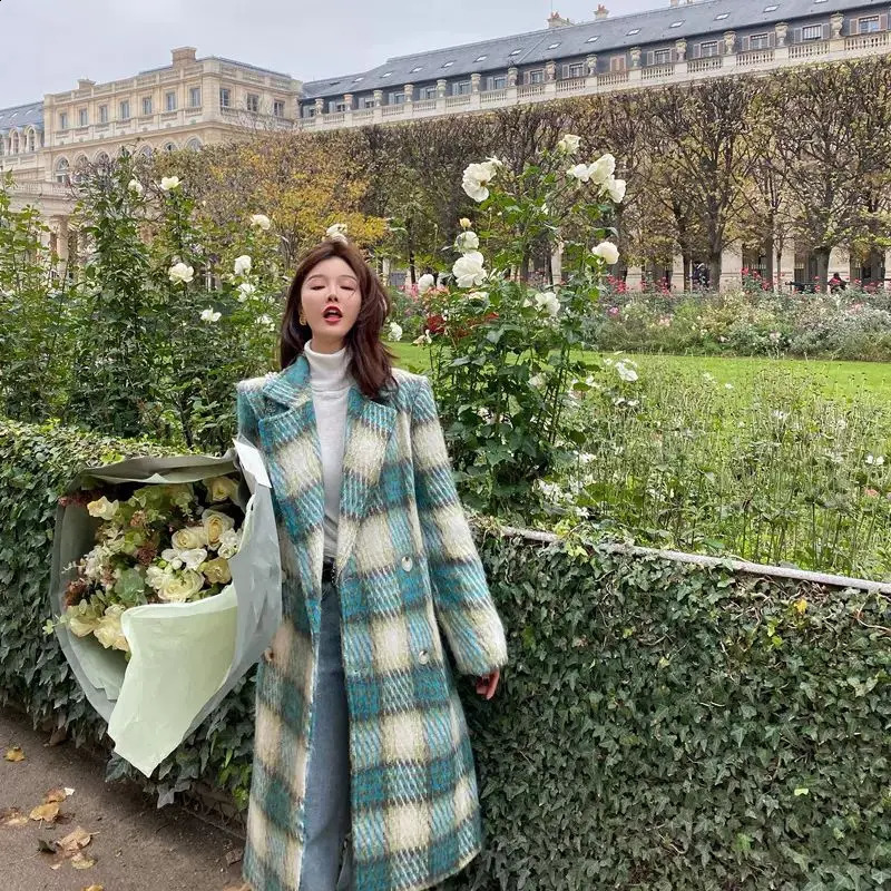 Flat wool jacket for women mid to long autumn/winter British style thick knee lace coarse tweed coat 241021