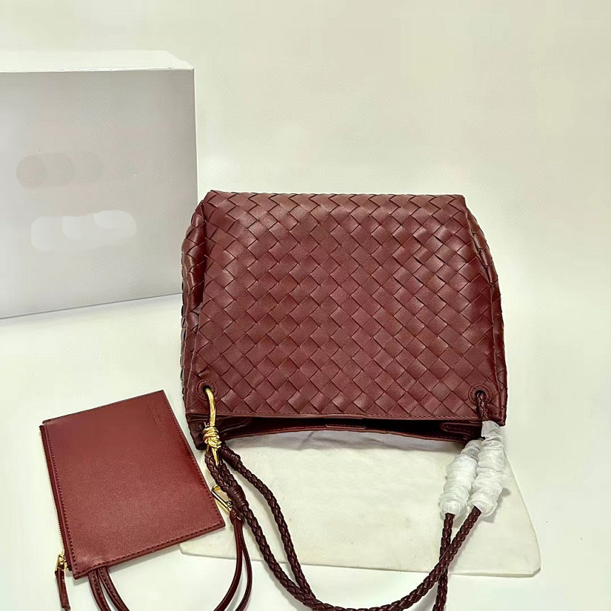 2024 aaaaa Parachute Bag Cosmetic Bags & Cases Handbag Luxury Women's Fashion Bag Logo Fashion Steam Engine Classic Hand Shoulder Diagonal Straddle Shopping Bag