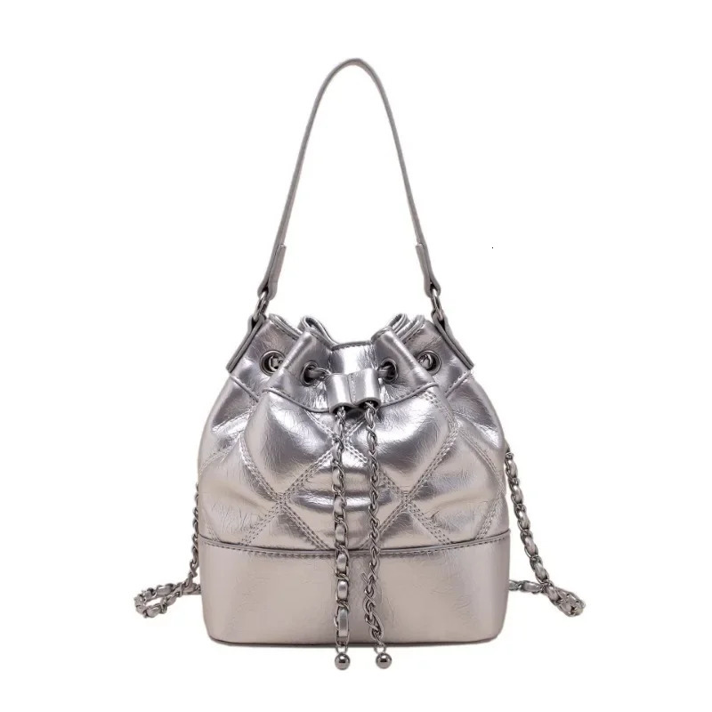 Rhombus Chain Large Capacity Bucket Xiaoxiangfeng Womens Shoulder Bag 241022 d88d 4