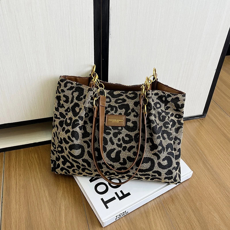 Fashion Retro Womens Shoulder Bucket Bag Large Capacity Soft Women Shopping Bags Trendy Spot Pattern Female Tote Bolsas Sac 241021