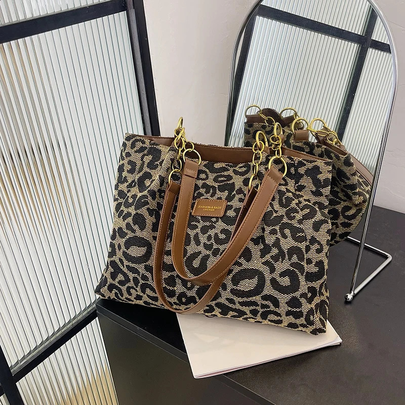 Fashion Retro Womens Shoulder Bucket Bag Large Capacity Soft Women Shopping Bags Trendy Spot Pattern Female Tote Bolsas Sac 241021