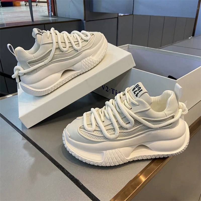 Men's shoes 2024 new solid color casual shoes versatile trend dirt resistant white shoes pure black dad shoes men