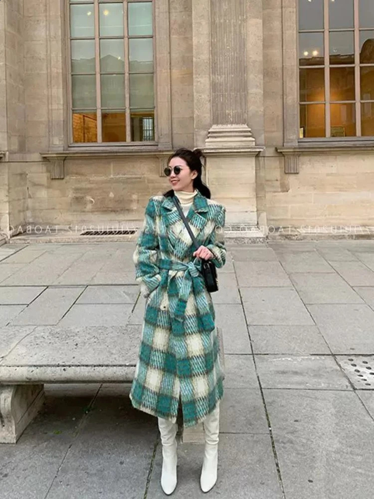 Flat wool jacket for women mid to long autumn/winter British style thick knee lace coarse tweed coat 241021