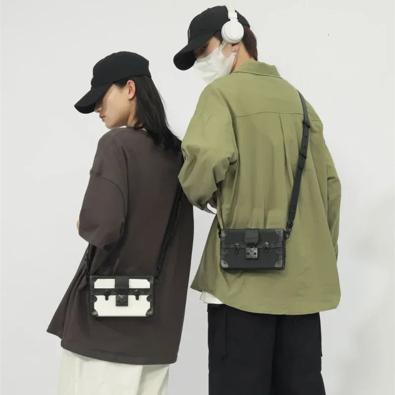 Fashionable unisex cross shaped niche box fashionable small square classic selg messenger bag for men 241022 8074