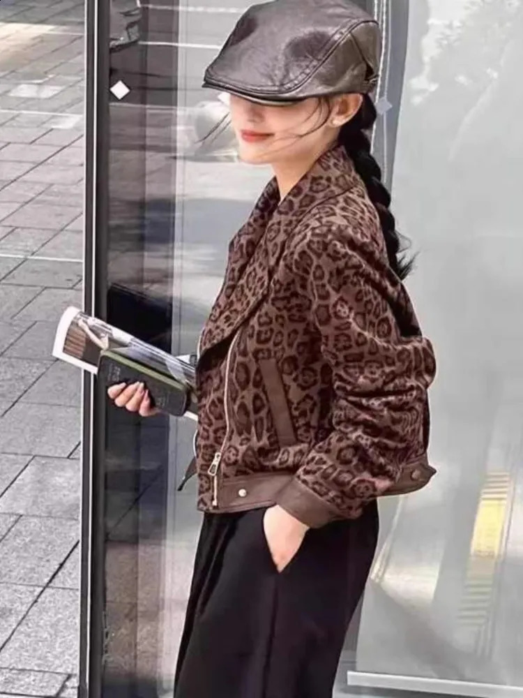 Leopard Print Collar Short Jacket Womens Autumn/Winter Fashion Product Retro Small Fashion Versatile Top 241021