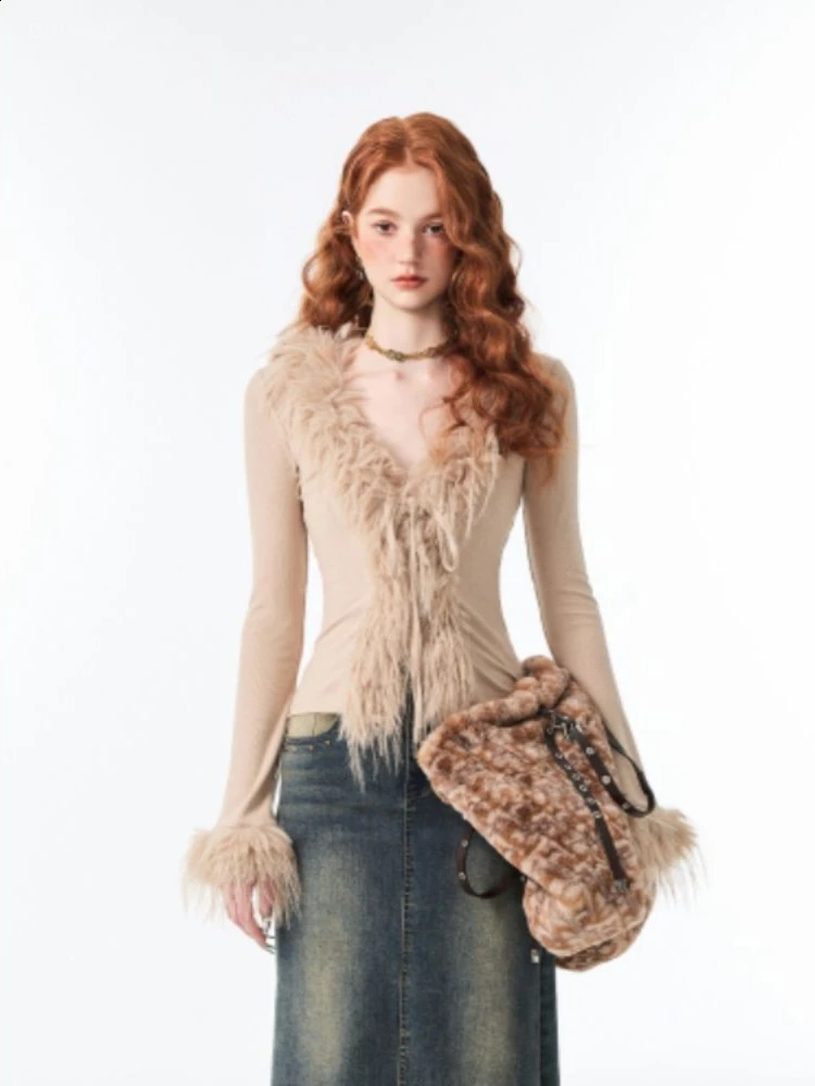 Elegant retro V-neck lace plush cardigan womens spring crop top long sleeved sweater sexy slim fit bottom top 241021