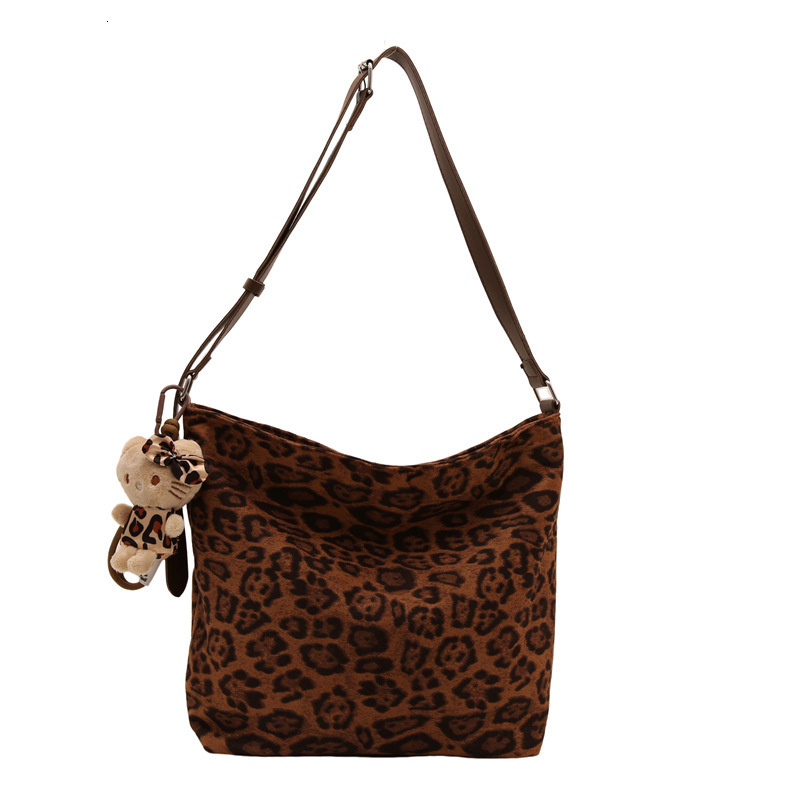 2025 Autumn/Winter New Leopard Texture Women's Single Shoulder Crossbody Large Capacity Commuter Stylish Underarm Tote Bag for Women