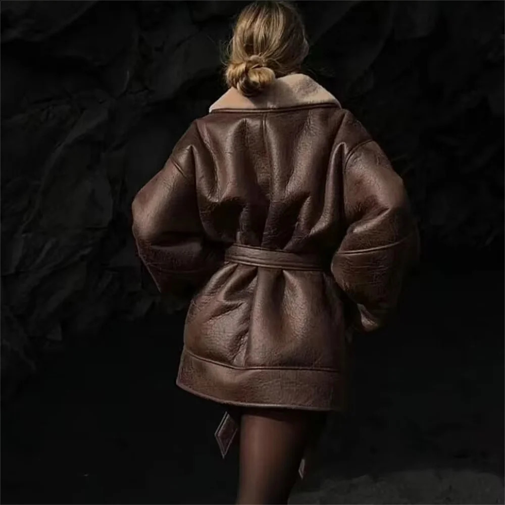 Autumn/Winter Womens Clothing European and American Dual tone Leather and Fur Integrated Windproof Device 241021