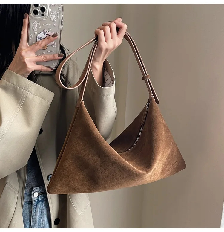 Womens Retro Suede Handbag Autumn/Winter Large Capacity Shoulder New Cross Body Fashion Trend Underwear Bag 241021