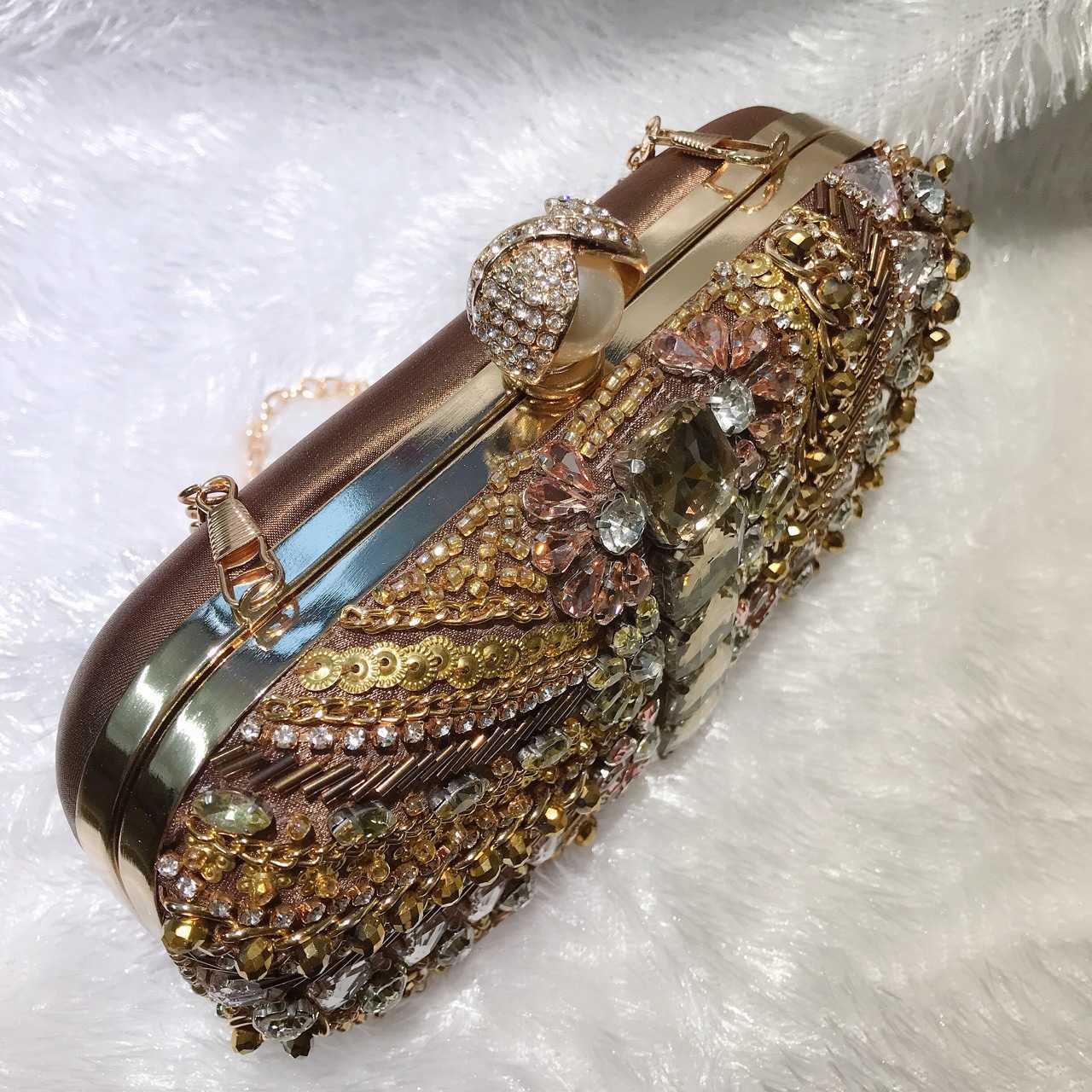 CMM New Pearl Embroidered Dinner Bag Manual Bead Nailing Hand Bag Diamond Inlaid Banquet Womens Bag Antique Cheongsam Dress Bag