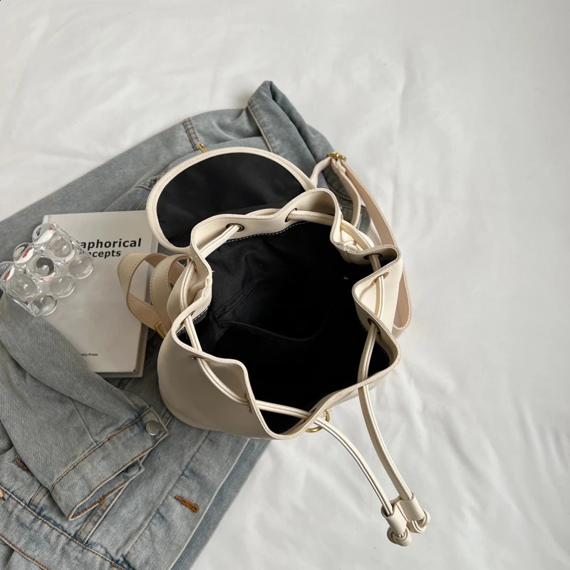 PU leather backpack for women large capacity casual school bag solid drawstring travel shoulder bag Korean fashion backpack 241021