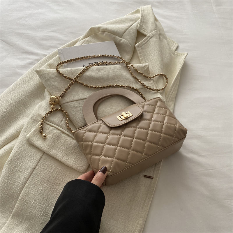 2025 New Outdoor Style Luxury Free Delivery Designer Bag Embroidery Thread Fashionable Buckle Handbag Versatile Ins Shoulder Korean Version Women'